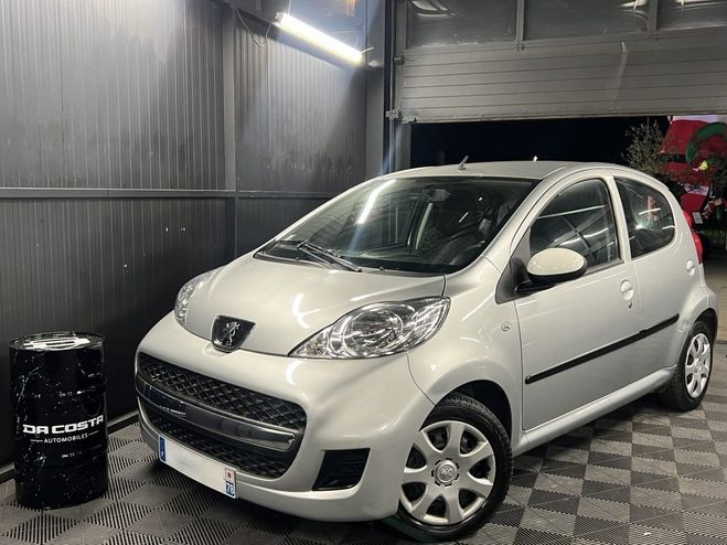 Peugeot 107 1.0 68 Cv BOITE AUTOMATIQUE / 17 100 Kms Gris de 2012