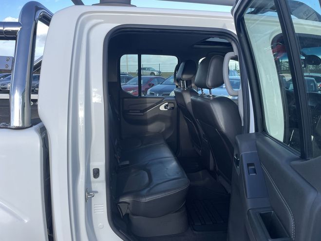 Nissan Navara 3.0 V6 DCI 231CH DOUBLE-CAB BVA BLANC  de 2015