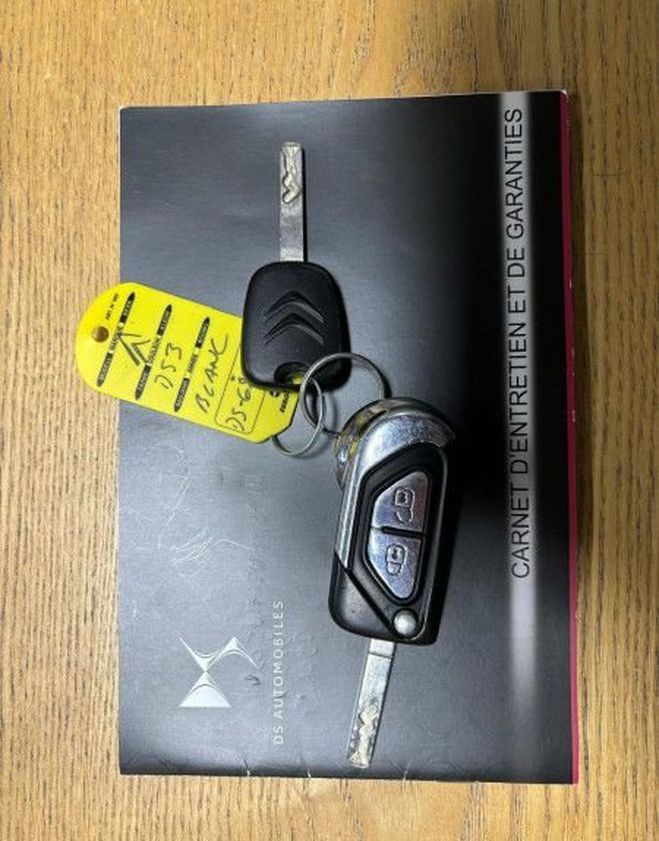 Citroen DS 3 PURETECH 110CH SO CHIC S&S Blanc de 2015