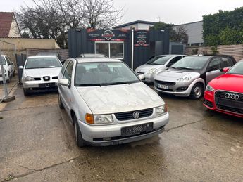  Voir d&eacute;tails -Volkswagen Polo 1.4 60CH BVA 3P &agrave; Wissous (91)