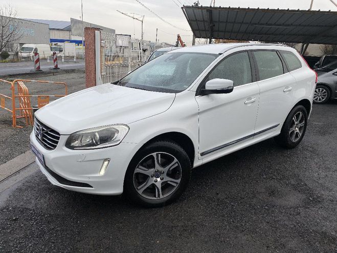 Volvo XC60 D4 181 ch Summum Blanche de 2014