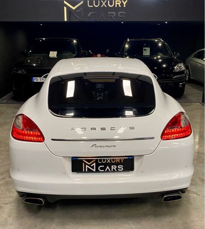 Porsche Panamera 3.0 L V6 250 ch  de 2012