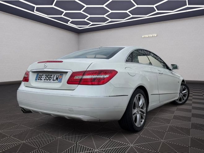 Mercedes Classe E COUPE 220 CDI BlueEfficiency (207.302) Blanc de 2010