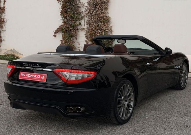 Maserati Grancabrio 4.7 v8 440 bva Noir de 2010