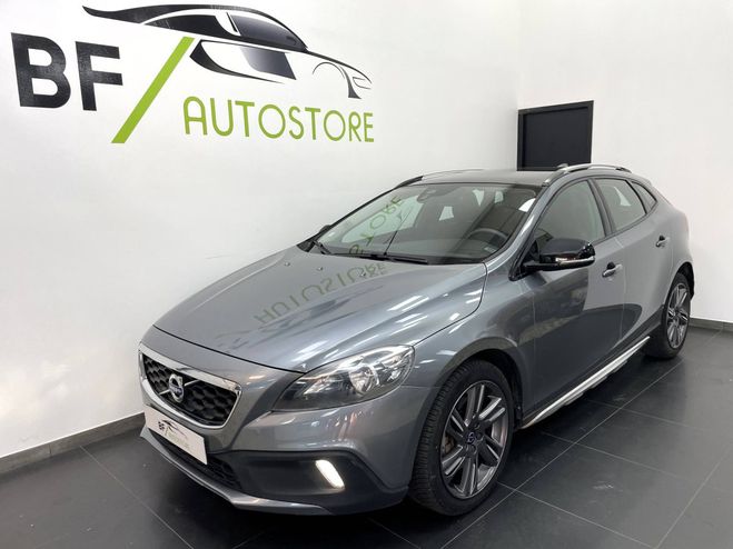 Cliquer pour voir la photo suivante Volvo V40 Cross Country D2 120ch Summum Geartronic GRIS F de 2015