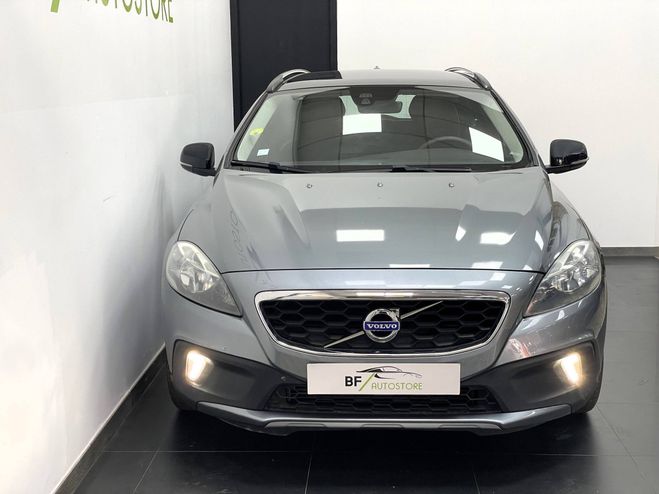 Volvo V40 Cross Country D2 120ch Summum Geartronic GRIS F de 2015