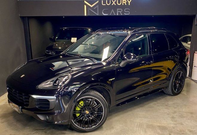Porsche Cayenne S PLATINIUM �DITION E-HYBRID 3.0 L V6 41  de 2017