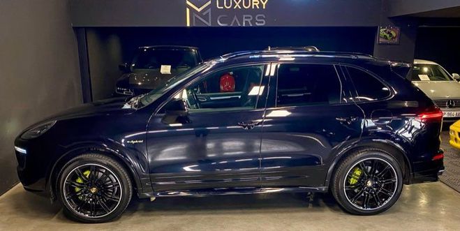 Porsche Cayenne S PLATINIUM �DITION E-HYBRID 3.0 L V6 41  de 2017