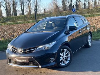  Voir d&eacute;tails -Toyota Auris Touring Sports 90 D-4D SKYBLUE * 86.000M &agrave;  La Chapelle-d'Armenti�res (59)