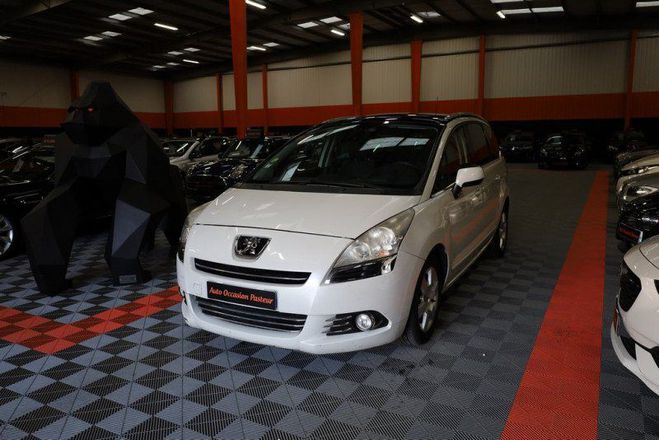 Peugeot 5008 1.6 HDI112 FAP PREMIUM PK BMP6 7PL Blanc de 2011