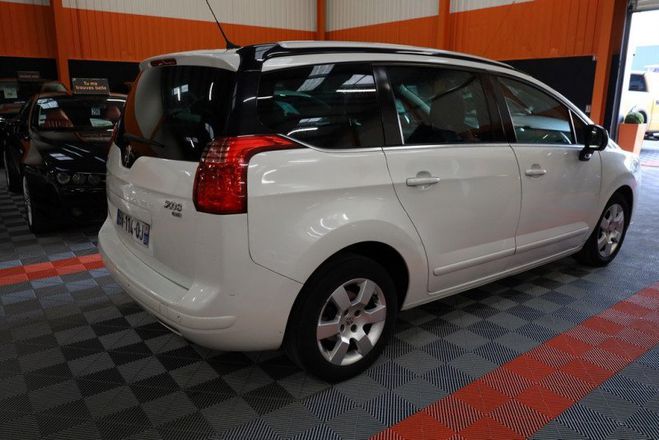 Peugeot 5008 1.6 HDI112 FAP PREMIUM PK BMP6 7PL Blanc de 2011