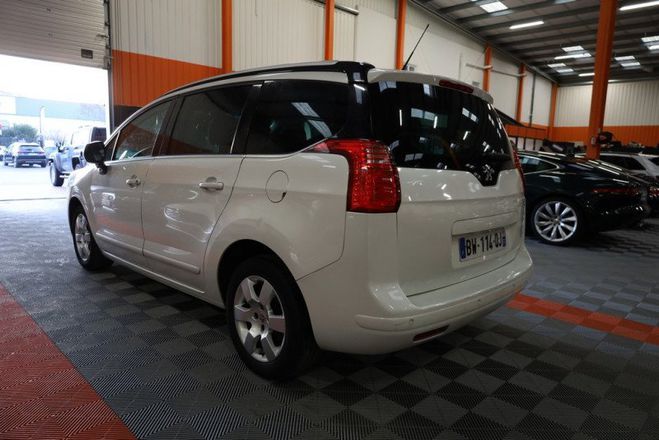 Peugeot 5008 1.6 HDI112 FAP PREMIUM PK BMP6 7PL Blanc de 2011