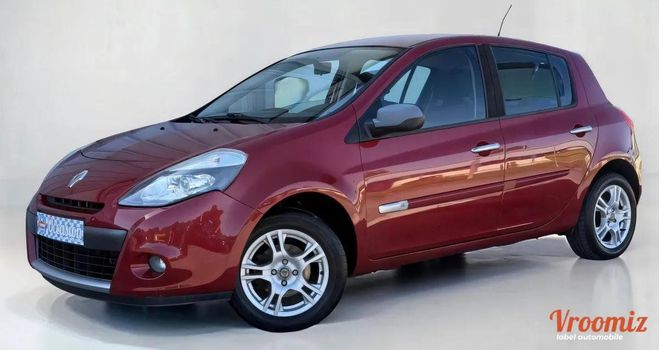 Renault Clio 1.2 16V 75 eco2 (5 CV) Automatique, Expr Rouge de 2010