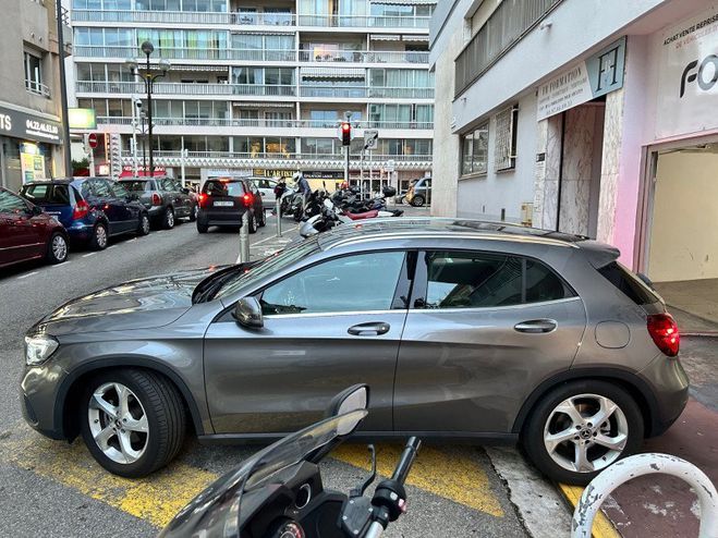 Mercedes Classe GLA CLASSE 180 122CH SENSATION 7G-DCT EURO6D Gris de 2019