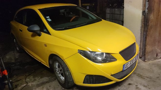 Cliquer pour voir la photo suivante Seat Ibiza iv 1.4 TDI 80 Paiement et reprise 4x pos JAUNE de 2011