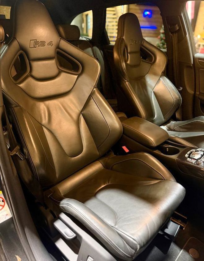 Audi RS4 B8 4.2 V8 450CV Si�ges F1 Pack carbone Gris de 2012