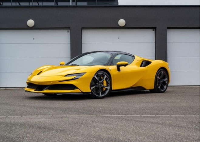 Ferrari SF90 Spider CARBONE | LIFT CAMERA 360 JBL TVA Jaune de 2023