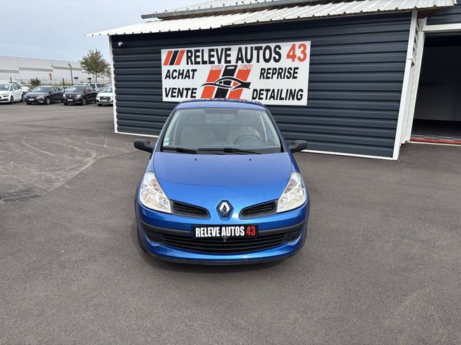 Renault Clio III (B/C85) 1.6 16v 110ch Confort Expres BLEU F de 2005