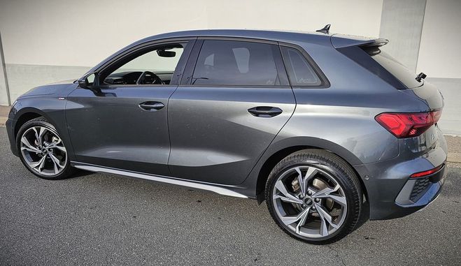 Audi A3 Sportback 30 tdi s tronic line Gris de 2022