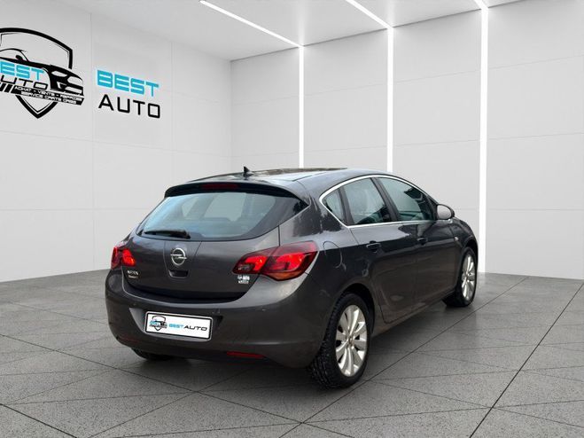 Opel Astra 1.4 TURBO 120CH COSMO PACK Gris Fonce de 2011