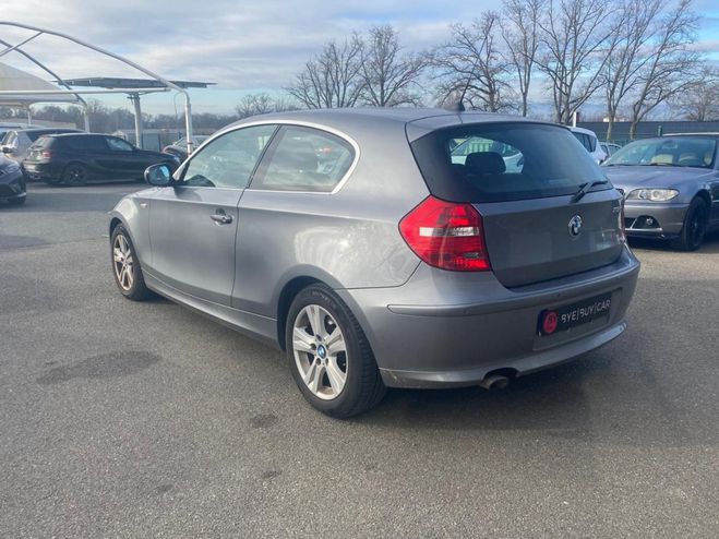 BMW Serie 1 118d - BVAuto Steptronic ConnectedDrive  GRIS FONCE de 2011