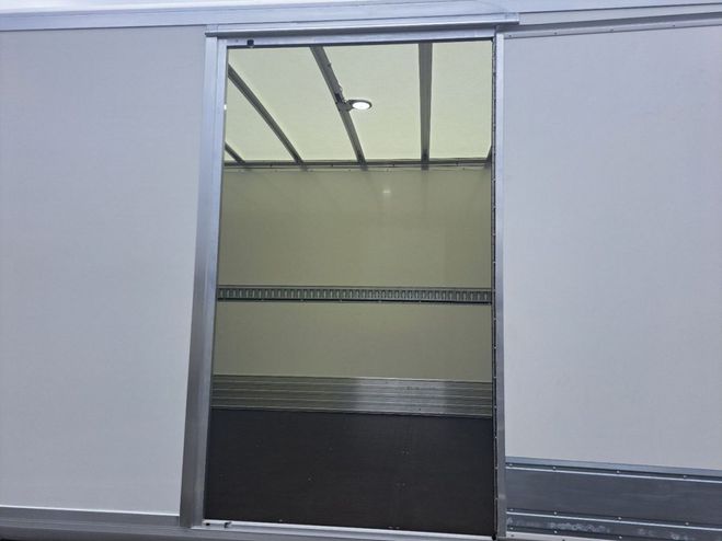 Iveco Daily CAISSE 35C18 A8 180CV 3L HAYON MOINS DE  Blanc de 2025