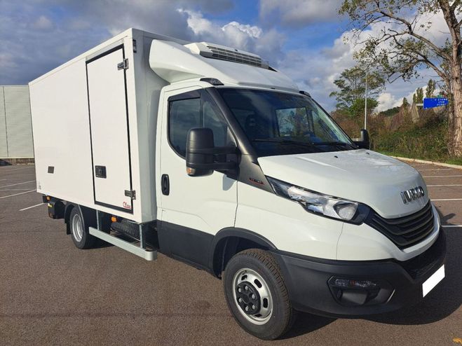 Iveco Daily FRIGORIFIQUE 35C16 160CV 3L CAISSE HAYON Blanc de 2025