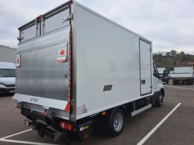 Iveco Daily FRIGORIFIQUE 35C18 180CV 3L CAISSE HAYON Blanc de 2025