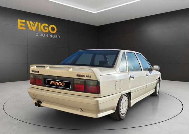 Renault R21 21 2.0 turbo 175 ch phase 1 Blanc de 1988