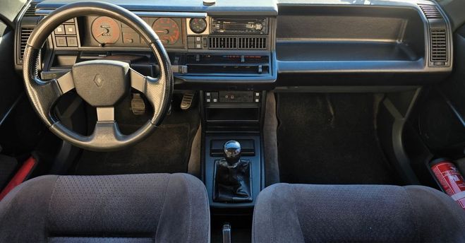 Renault R21 21 2.0 turbo 175 ch phase 1 Blanc de 1988