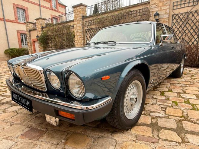 Jaguar XJ ETAT NEUF 15 000 km d'origine Bleu de 1984