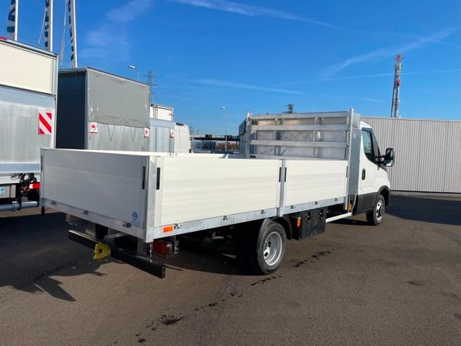 Iveco Daily PLATEAU 35C16 160CV 3L ALUMINIUM 4M Blanc de 2025