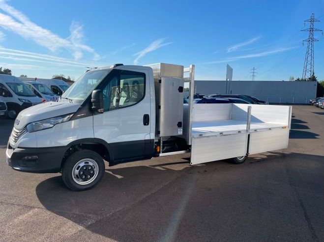 Iveco Daily PLATEAU 35C16 160CV 3L ALUMINIUM 4M Blanc de 2025