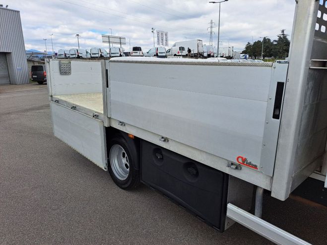 Iveco Daily PLATEAU 35C18 A8 180CV 3L ALU 3M80 Blanc de 2023