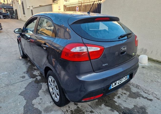 Kia Rio 1.1 diesel 75ch active Gris de 2013