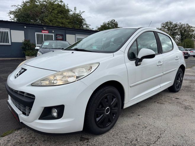 Peugeot 207 1.6 HDI 92CH Active Blanc de 2011
