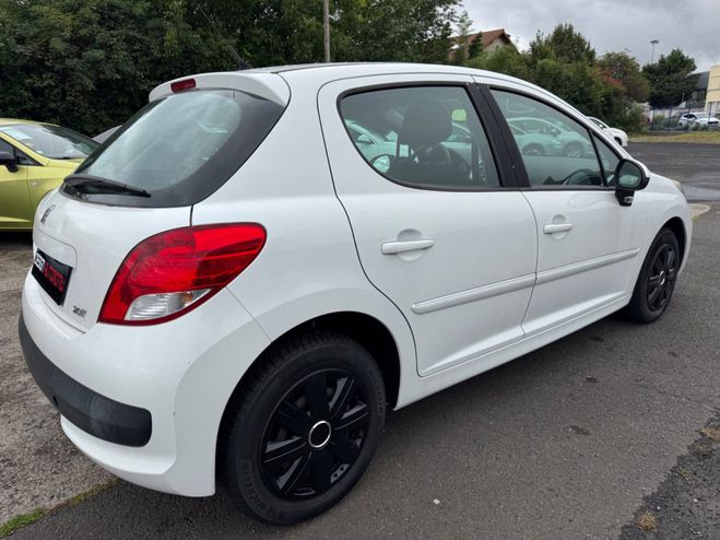 Peugeot 207 1.6 HDI 92CH Active Blanc de 2011