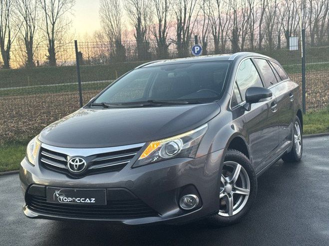 Toyota Avensis TOURING 123 D-4D EXECUTIVE BUSINESS * 14 GRIS de 2016