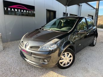 Voir d&eacute;tails -Renault Clio III 1.5 dCi 85 Confort Pack Clim Dynamiq &agrave; Bagard (30)