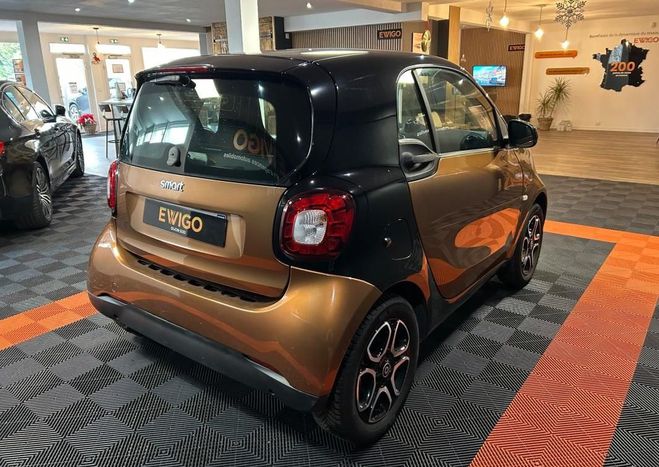 Smart Fortwo 1.0 T 70 PRIME TWINAMIC BVA + SI�GES AV  Marron de 2016