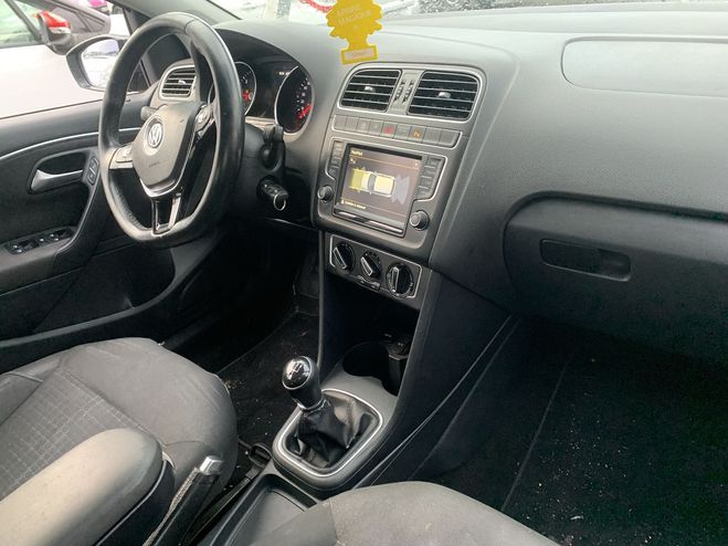 Volkswagen Polo 1.4 TDI 75CH BLUEMOTION TECHNOLOGY LOUNG GRIS F de 2015