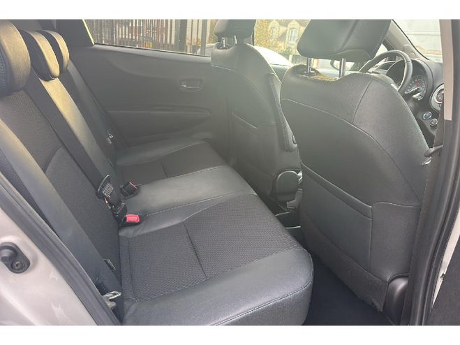 Toyota Yaris Yaris 100h Dynamic BVA Gris clair de 2013