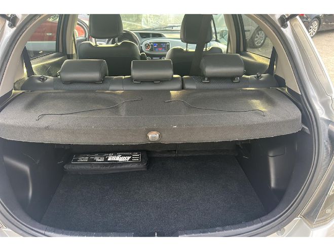 Toyota Yaris Yaris 100h Dynamic BVA Gris clair de 2013