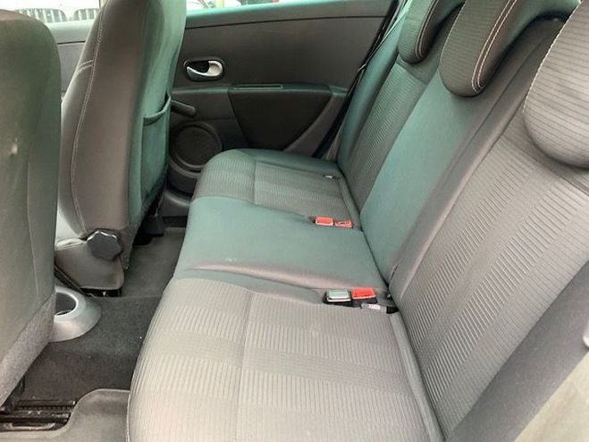 Renault Clio 1.5 DCI 70CH TOMTOM BEIGE de 2009