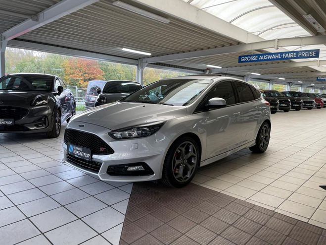 Ford Focus 2.0 SCTi EcoBoost - 250 S&S III 2011 BER GRIS de 2016