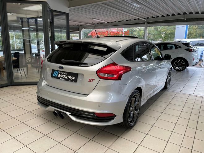 Ford Focus 2.0 SCTi EcoBoost - 250 S&S III 2011 BER GRIS de 2016