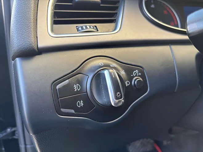 Audi A4 2.0 TDI 143CH DPF AMBITION LUXE MULTITRO NOIR de 2012