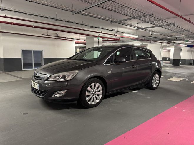Opel Astra 1.4 Turbo 140ch Sport Gris M�tallis� de 2011