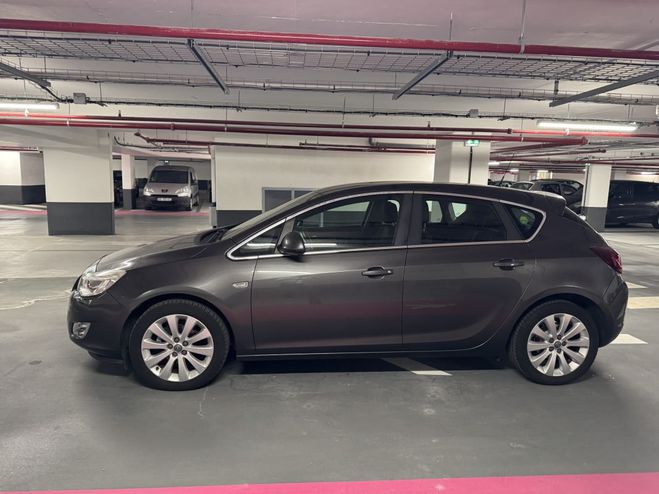 Opel Astra 1.4 Turbo 140ch Sport Gris M�tallis� de 2011