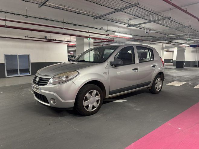 Dacia Sandero 1.2 16v 75ch GPL Euro5 Gris M�tallis� de 2011